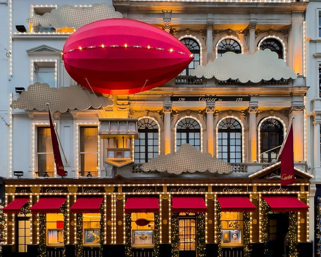 Image of the Cartier shop window